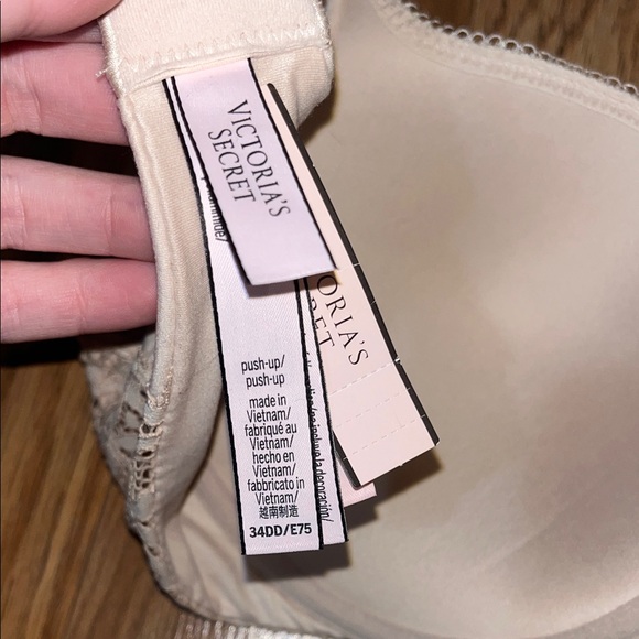 Victoria's Secret Cream Lace Push-up Bra 34DD - Picture 7 of 9